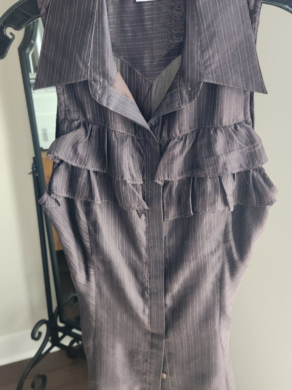 Dream Culture Burgundy Sleeveless Ruffled Top. Size Small